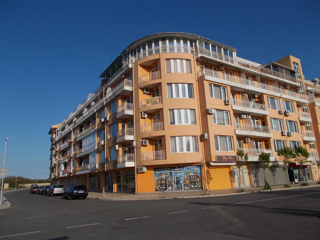 Apartamenti Zhelezovi Pomorie Exterior foto