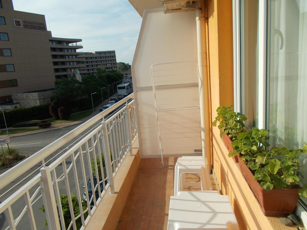 Apartamenti Zhelezovi Pomorie Exterior foto