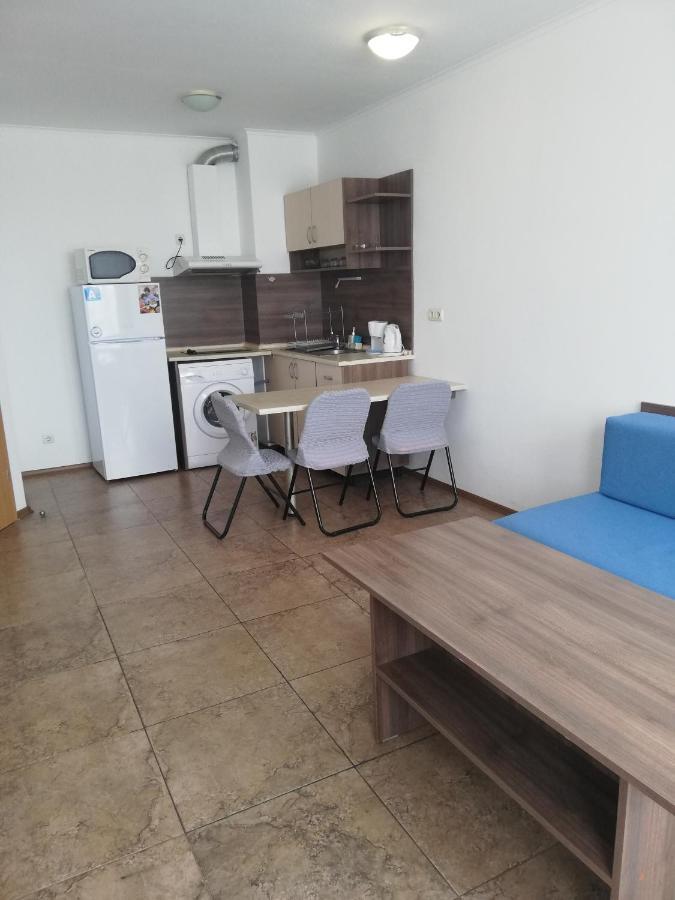 Apartamenti Zhelezovi Pomorie Exterior foto