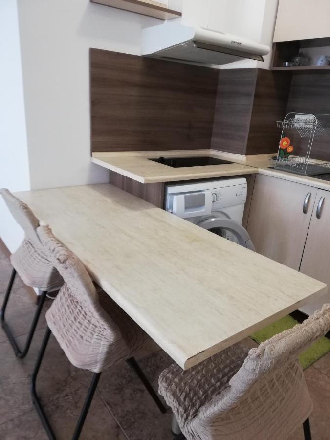 Apartamenti Zhelezovi Pomorie Exterior foto