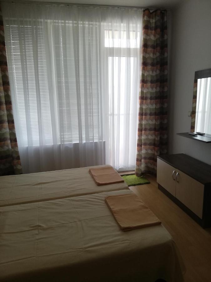 Apartamenti Zhelezovi Pomorie Exterior foto